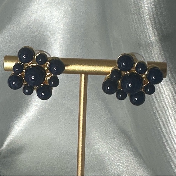 Vintage Monet Navy Blue and Gold Cluster Earrings with Glossy Finish - Picture 5 of 15